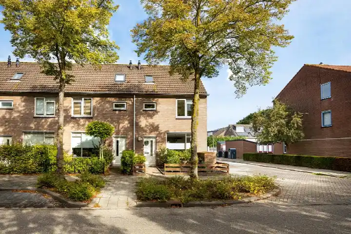 Corner house for sale: Nachtegaal 175, Het Hooghuis Etten-Leur