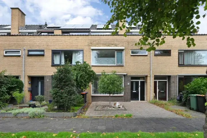 Tussenwoning te koop: Nachtegaallaan 18, Vogelbuurt Maassluis