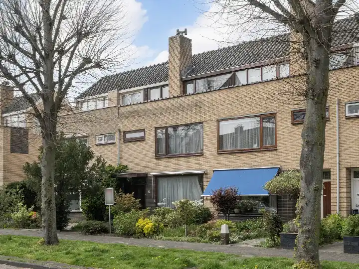 Tussenwoning te koop: Nachtegaallaan 28, Vogelbuurt Maassluis