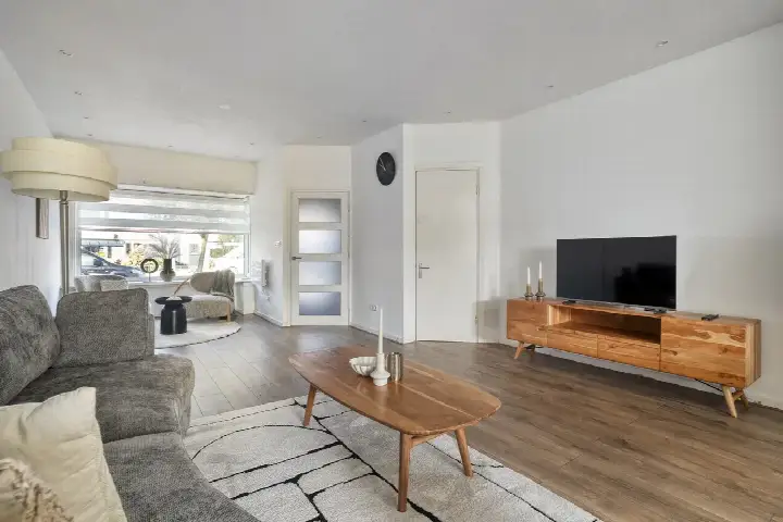 Corner house for sale: Nachtegaalstraat 14, Nieuwstraat -Witvoet en omgeving Almelo