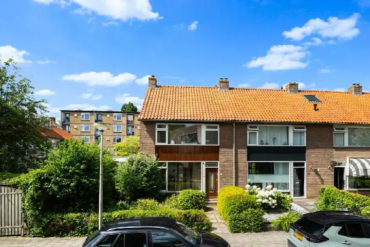 Corner house for sale: Nansenstraat 120, Vreewijk Gouda