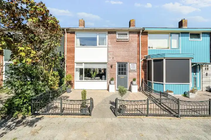 Tussenwoning te koop: Narcissenstraat 8, Hippolytushoef West (woonkern) Hippolytushoef