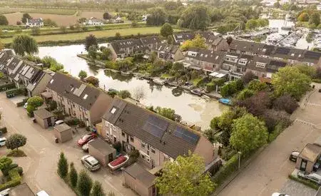 Tussenwoning te koop: Narva 4, Varsseveld Leerdam