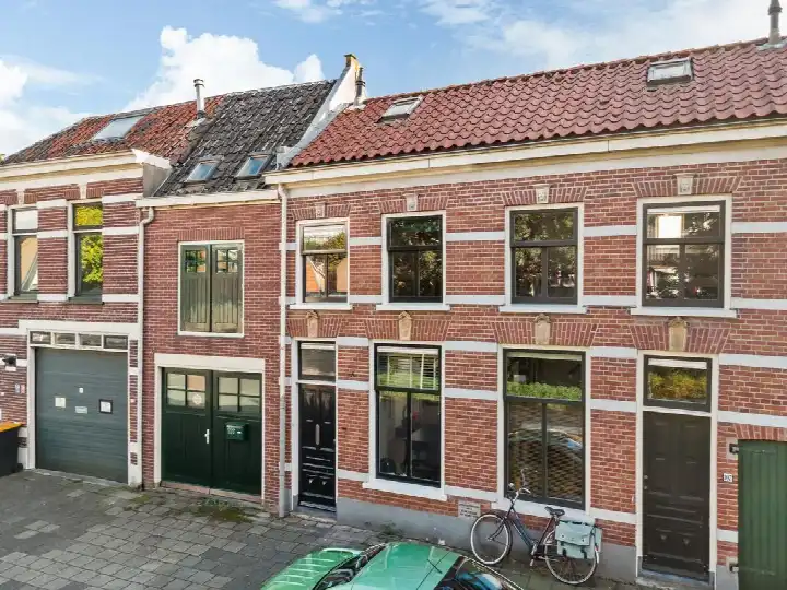 Tussenwoning te koop: Nassaustraat 109, Centrum ten noorden van de Vecht Maarssen