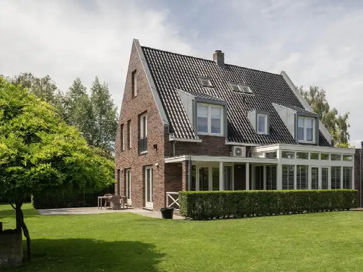 Detached house for sale: Nassaustraat 7, Oranjewijk 1 Barendrecht