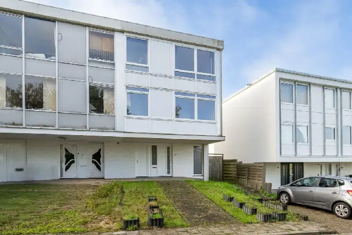 Corner house for sale: Nederlandlaan 51, Vrieheide Heerlen