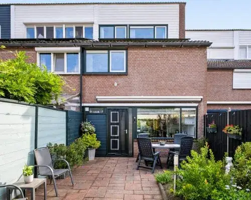 Tussenwoning te koop: Neerijnen 10, Rootselaar-West Barneveld