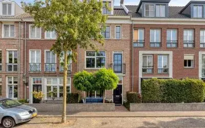 Tussenwoning te koop: Neerwal 136, De Veste Helmond