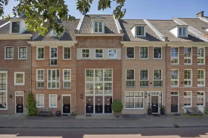 Terraced house for sale: Neerwal 22, De Veste Helmond