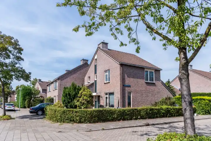 Corner house for rent: Neptunusstraat 1, Craneveld Venlo
