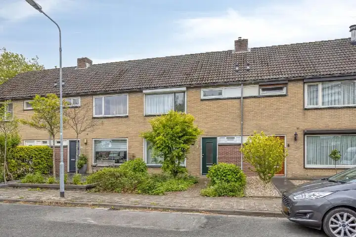 Tussenwoning te koop: Newtonstraat 7, Serlippenspolder Terneuzen