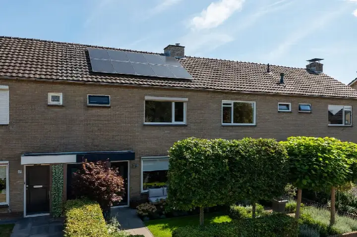 Terraced house for sale: Nic Beetsstraat 19, Putten-Zuid-Oost Putten