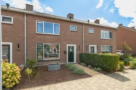Tussenwoning te koop: Nichtenhofstraat 19, Nieuwaal Nieuwaal