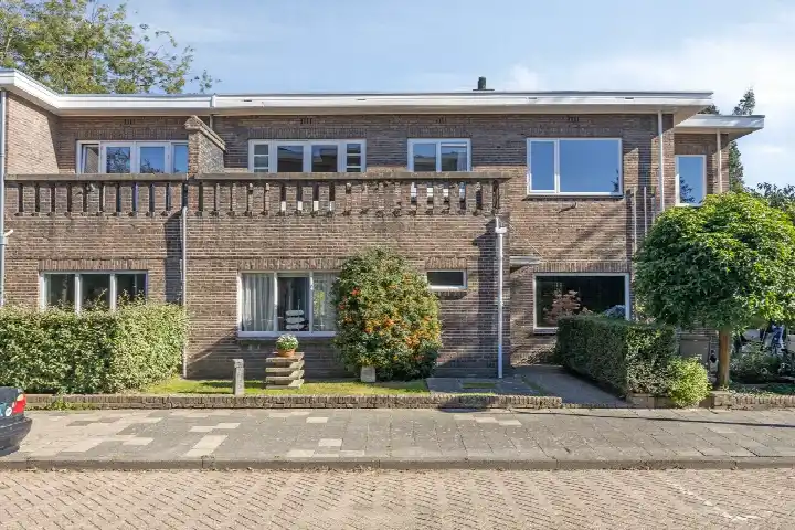 Terraced house for sale: Nicolaas Beetsstraat 39, Schrijversbuurt Eindhoven