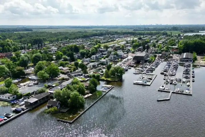 Vrijstaande woning te koop: Nieuw-Loosdrechtsedijk 214, Boomhoek Loosdrecht