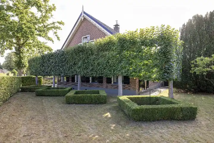 Vrijstaande woning te koop: Nieuw-Loosdrechtsedijk 75, Nieuw-Loosdrechtsedijk Loosdrecht