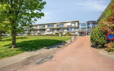 Appartement te koop: Nieuw-Schoonoord 160, Velp-Noord boven spoorlijn Velp