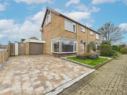 Semi-detached for sale: Nieuwe Bosstraat 1, Kern Sas van Gent Sas Van Gent