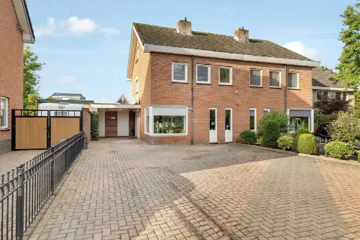 Twee-onder-één-kap te koop: Nieuwe Kerkstraat 53A, Nijkerkerveen-Zuid Nijkerkerveen