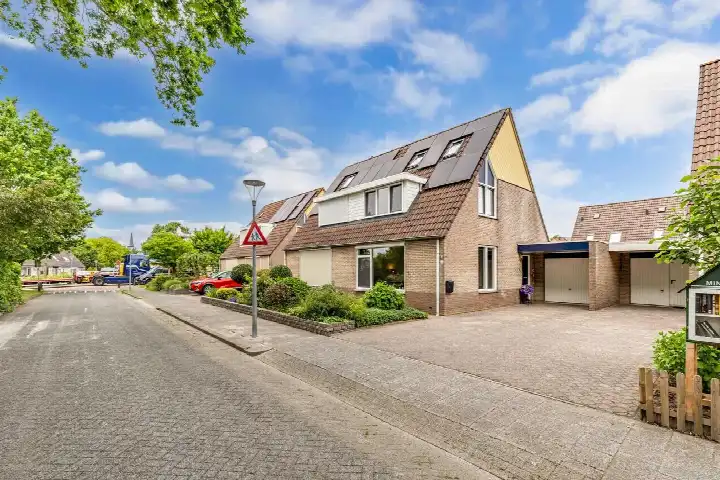 Tussenwoning te koop: Nieuwe Onnastraat 69, Clingenborgh Steenwijk