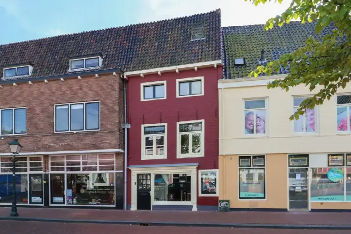 Tussenwoning te koop: Nieuweburen 134, Grote Kerkbuurt Leeuwarden