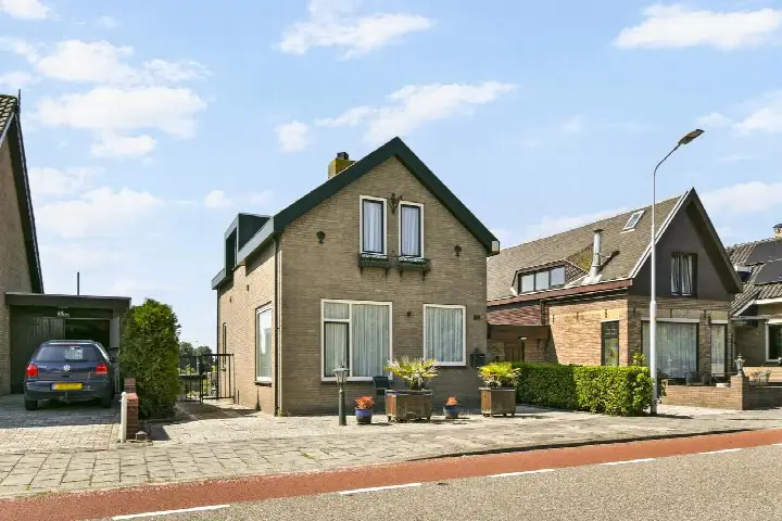 Corner house for sale: Nieuwemeerdijk 291, Badhoevedorp Nieuwe Meer Badhoevedorp