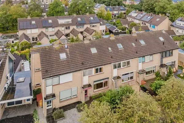 Terraced house for sale: Nieuweweg 78, Wielwijk-zuid Hardinxveld-Giessendam