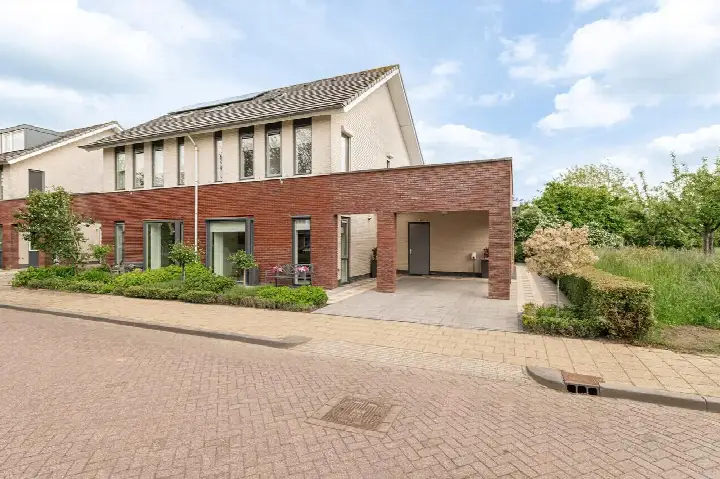 Twee-onder-één-kap te koop: Nieuwland 47, Cothen Cothen