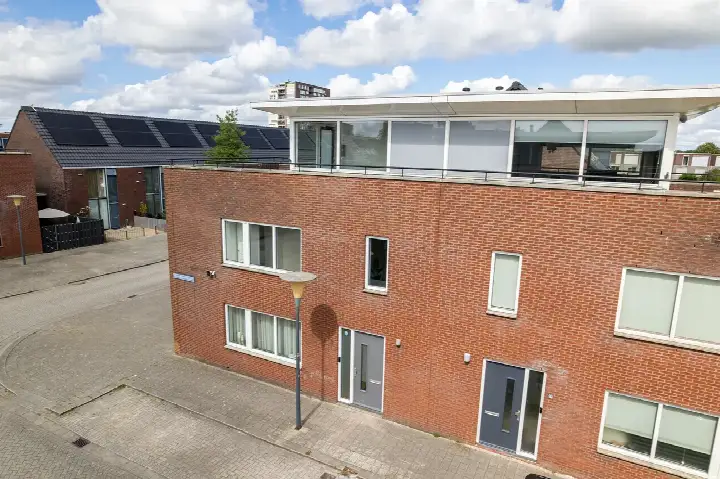 Semi-detached for sale: Nieuwpoortstraat 8, Zuid-Hollandbuurt-Noordmidden Zoetermeer