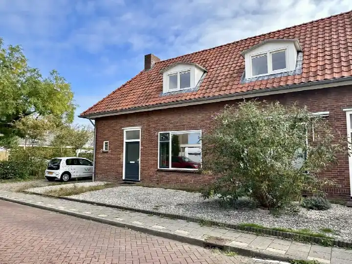 Twee-onder-één-kap te koop: Nieuwstraat 11, Oud Druten Druten