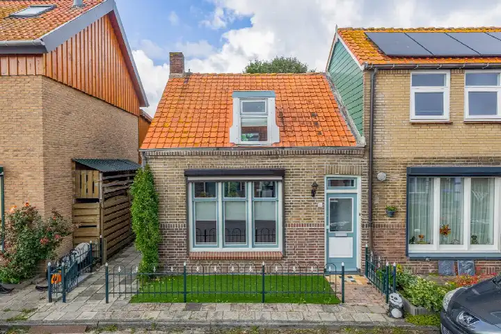 Hoekwoning te koop: Nieuwstraat 28, Herkingen woonkern Herkingen
