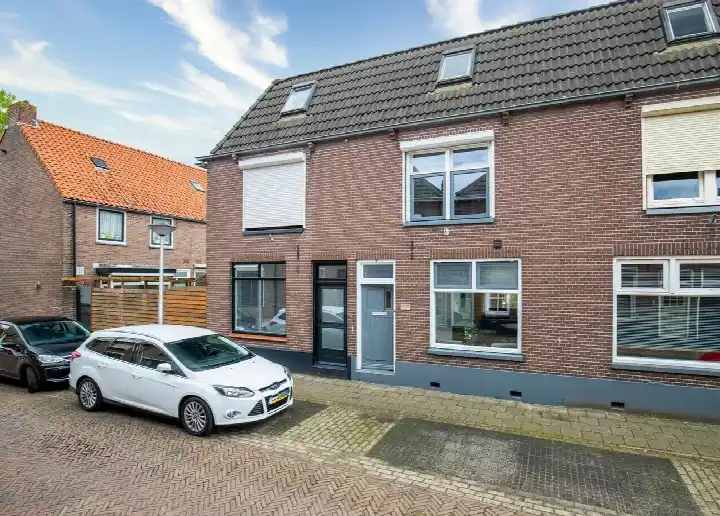 Tussenwoning te koop: Nieuwstraat 38, Genemuiden Noord-Oost Genemuiden