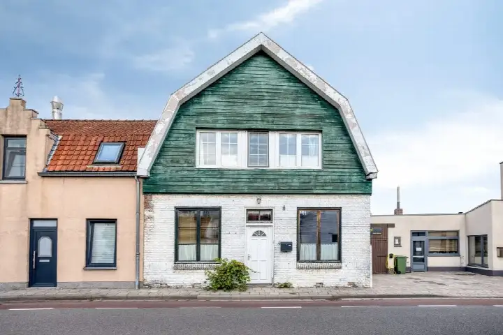 Corner house for sale: Nieuwstraat 4, Kern Koewacht Koewacht