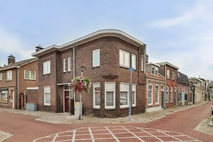 Twee-onder-één-kap te koop: Nieuwstraat 8, Hansweert - Kern Hansweert
