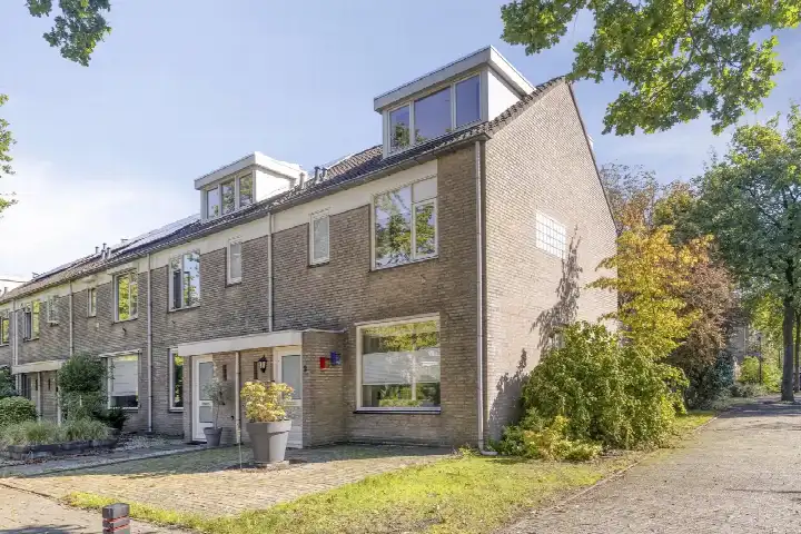 Corner house for sale: Nijnselseweg 2, 't Eigen en Hoogstraat Son En Breugel