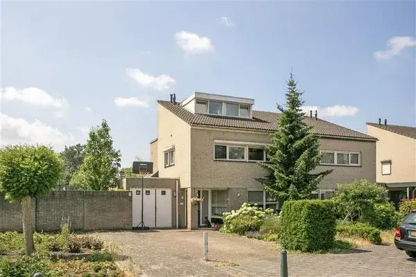 Hoekwoning te koop: Nijvelstraat 1, Tempel Eindhoven