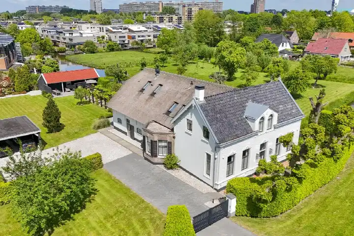 Vrijstaande woning te koop: Nijverheidstraat 297, Zeeheldenbuurt-oost Capelle Aan Den Ijssel