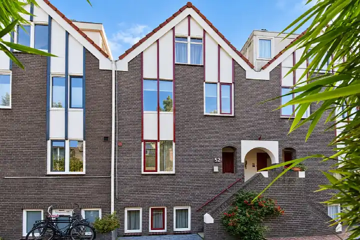 Tussenwoning te koop: Nimfkruidvaart 52, Vaartenbuurt-West Zoetermeer