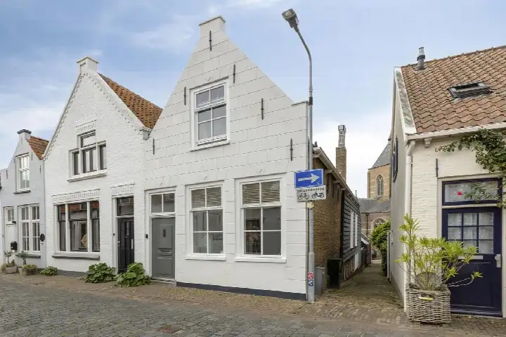 Corner house for sale: Noorddijkstraat 19, Brouwershaven Brouwershaven