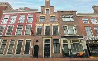 Terraced house for sale: Noordeinde 35, Academiewijk Leiden
