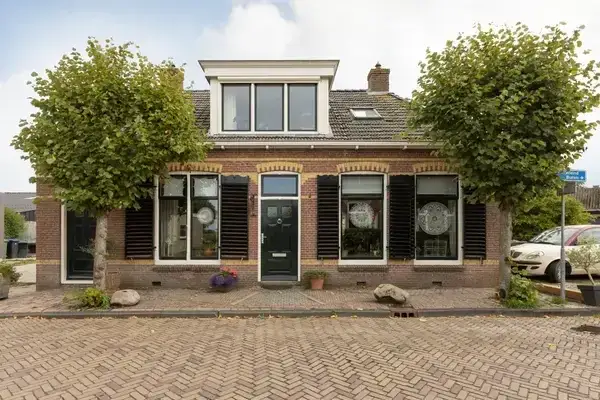 Vrijstaande woning te koop: Noordereind 2, Lollum Lollum