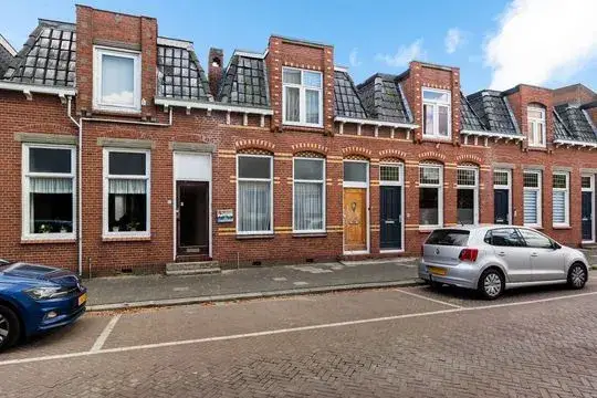 Terraced house for sale: Noordersingel 10, Centrum-Delfzijl Delfzijl