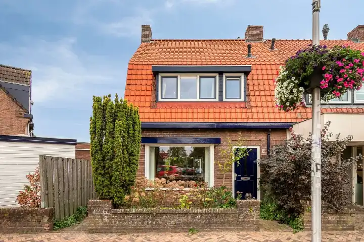 Corner house for sale: Noordewierweg 50, Bloemenbuurt-Oost Amersfoort