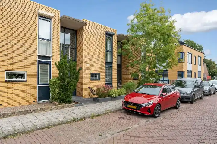 Terraced house for sale: Noordsigt 137, Dubbeldam-Noord Dordrecht