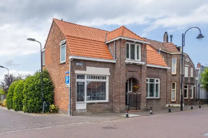 Semi-detached for sale: Noordstraat 1, Kern Hoek Hoek
