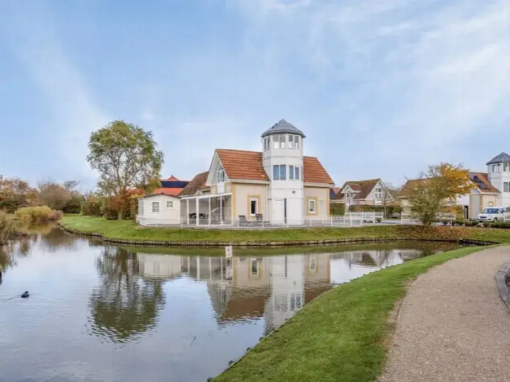 Twee-onder-één-kap te koop: Noordzee Boulevard 2, Verspreide huizen Kamperland Kamperland
