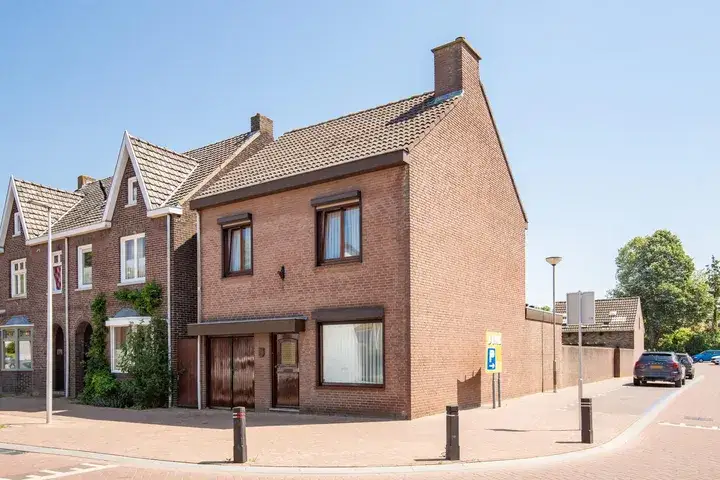 Vrijstaande woning te koop: Norbertijnenstraat 11, Oud-Geleen en Haesselderveld Geleen