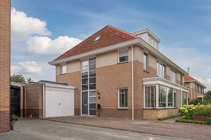 Tussenwoning te koop: Nuwendoorn 37, Zesstedenpark Grootebroek