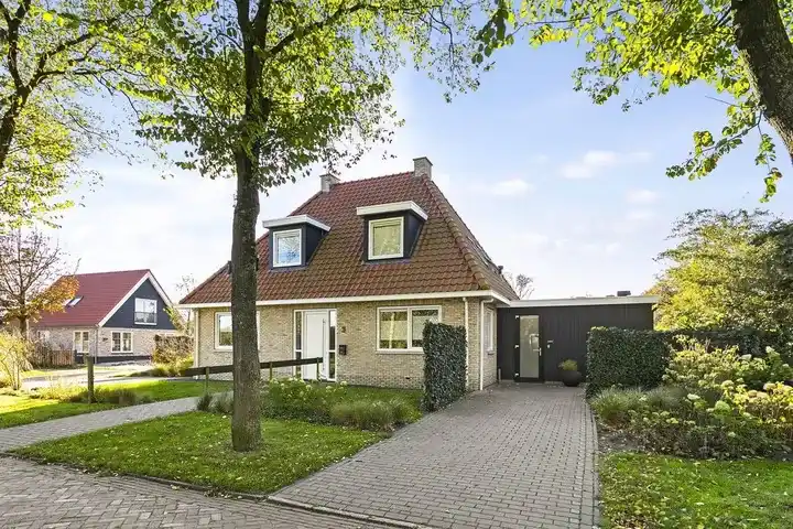 Apartment for sale: Obbe Edskesstraat 3, Nes Nes