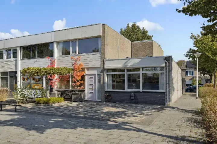 Corner house for sale: Oberonlaan 51, Eeuwsels Helmond